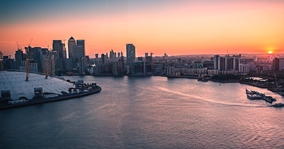 Picture of Canary Warf at sunset