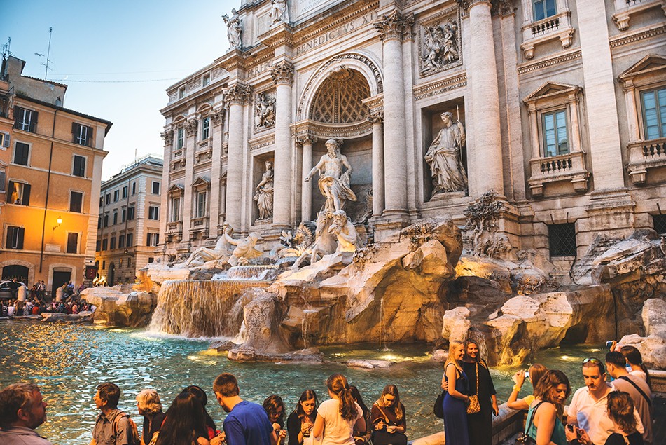 Picture of Trevi fountain in Rome