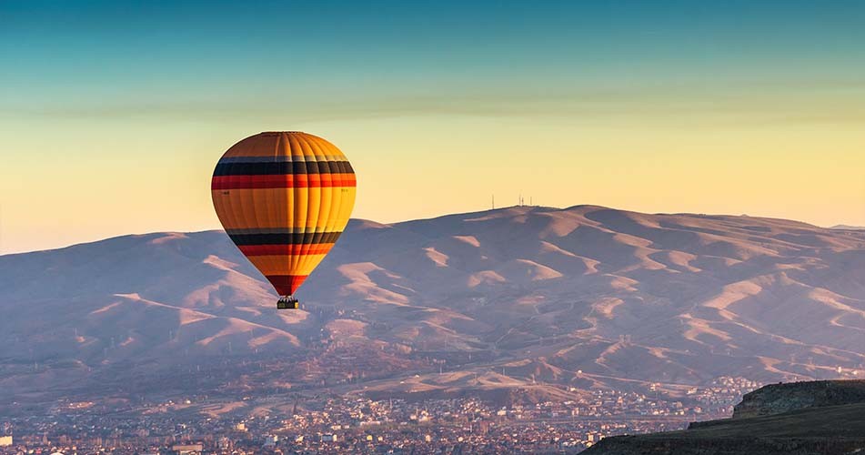 Picture of a hot air balloon 