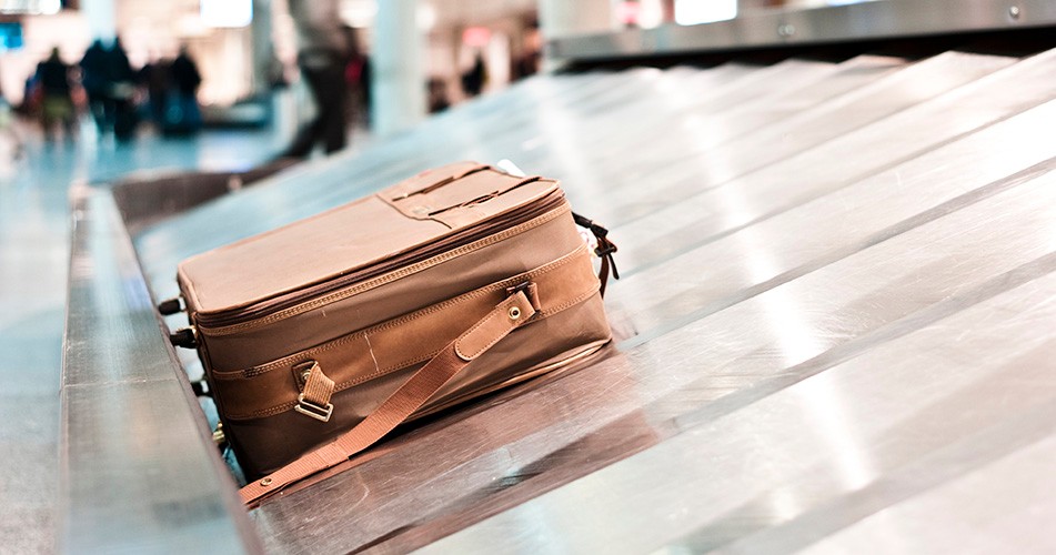 Picture of a suitcase on conveyer belt 